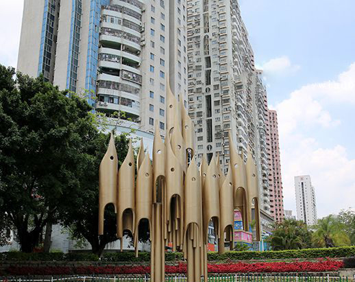 小区不锈钢钢笔造型雕塑图片