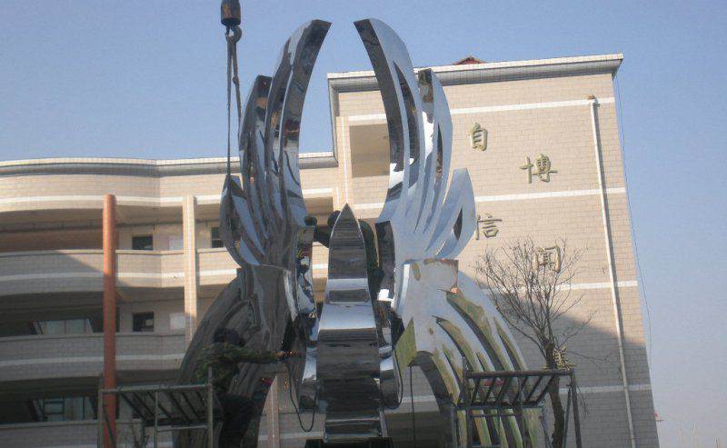 校园不锈钢雕塑图片