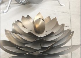 不锈钢锻造荷花雕塑