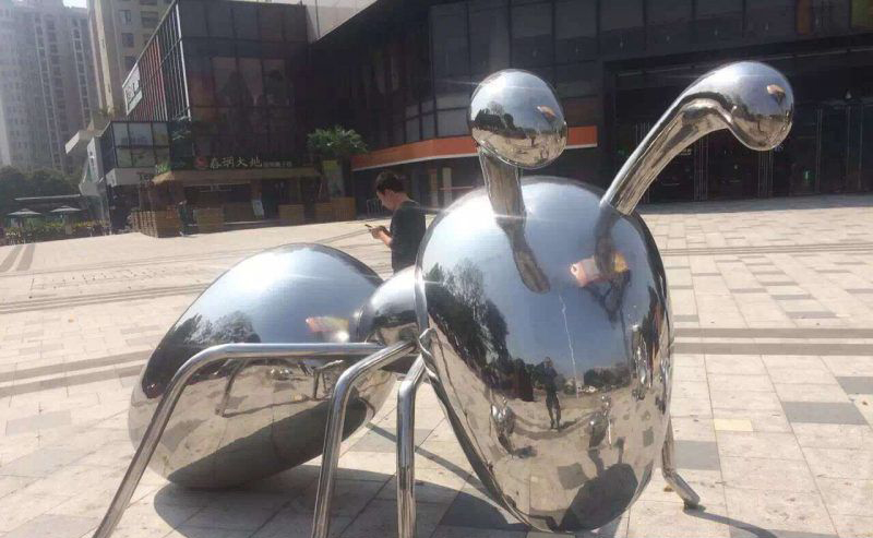 不锈钢蚂蚁雕塑图片