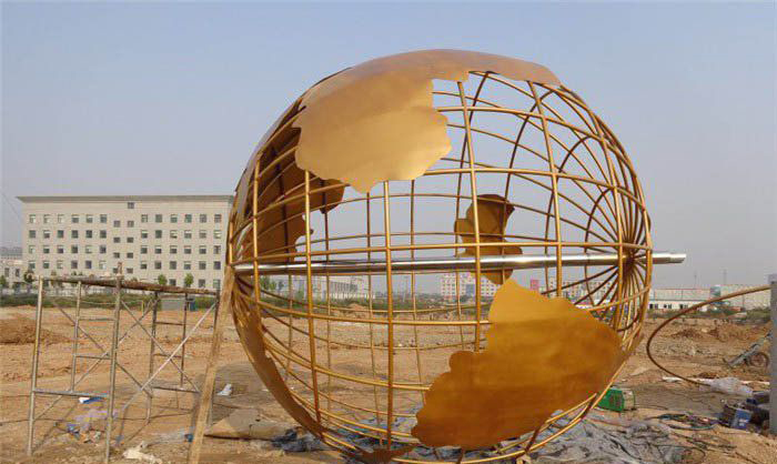 不锈钢地球公园景观雕塑图片
