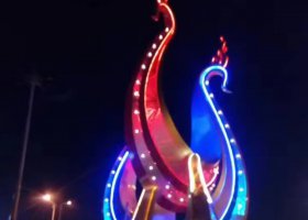 城市不锈钢彩色景观灯饰雕塑