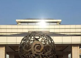 广场不锈钢镂空雕塑