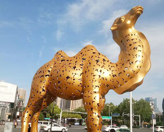 不锈钢锻造骆驼雕塑图片