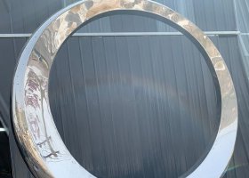 不锈钢镜面圆环雕塑