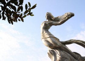 不锈钢女娲人物雕塑