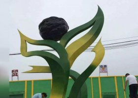 不锈钢绿叶景观雕塑