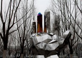 不锈钢手掌城市景观雕塑