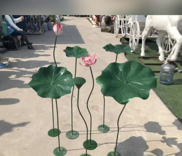 不锈钢园林荷花雕塑图片