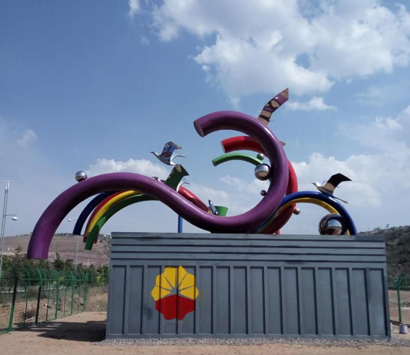广场不锈钢飞翔景观雕塑图片
