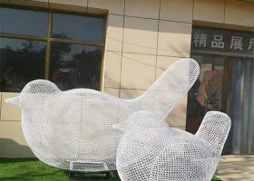 不锈钢镂空鸟雕塑