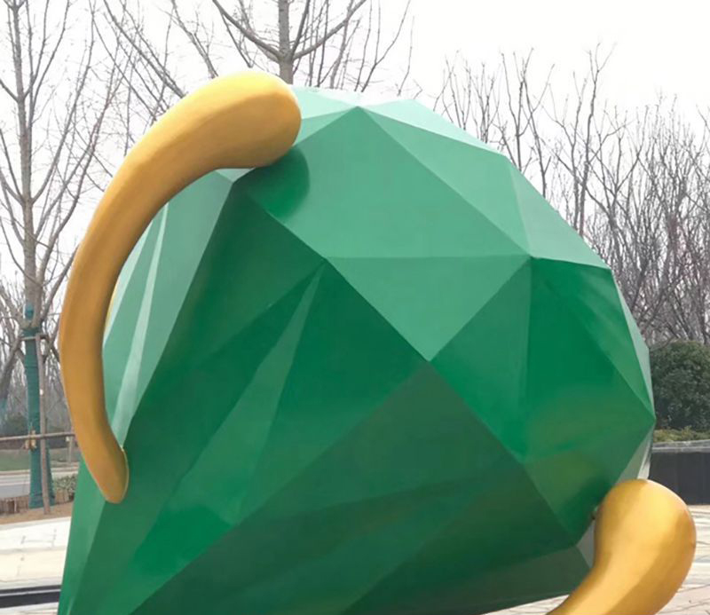 不锈钢钻石广场景观雕塑图片