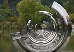 不锈钢半圆字母景观雕塑