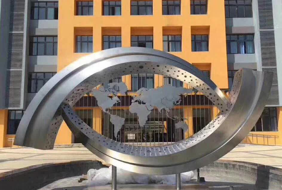 不锈钢抽象眼睛雕塑图片