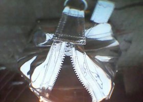 不锈钢创意手提包细节雕塑