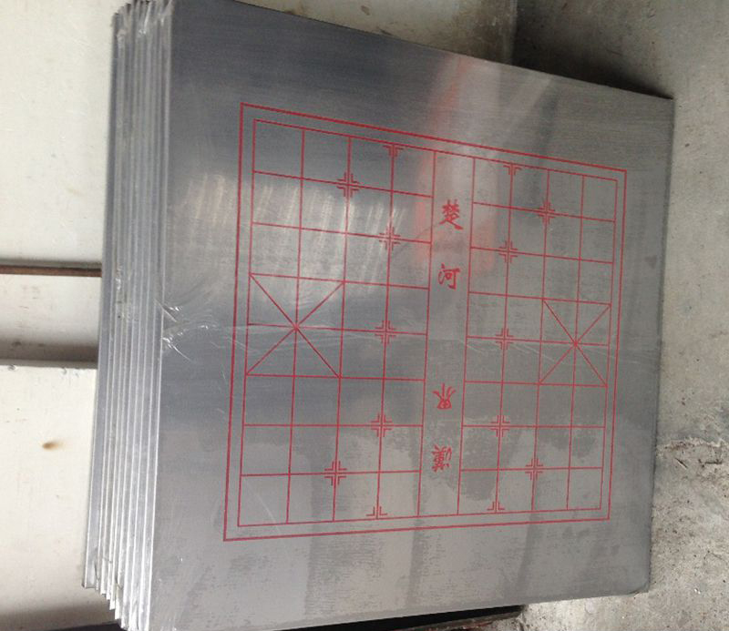 不锈钢棋牌雕塑图片
