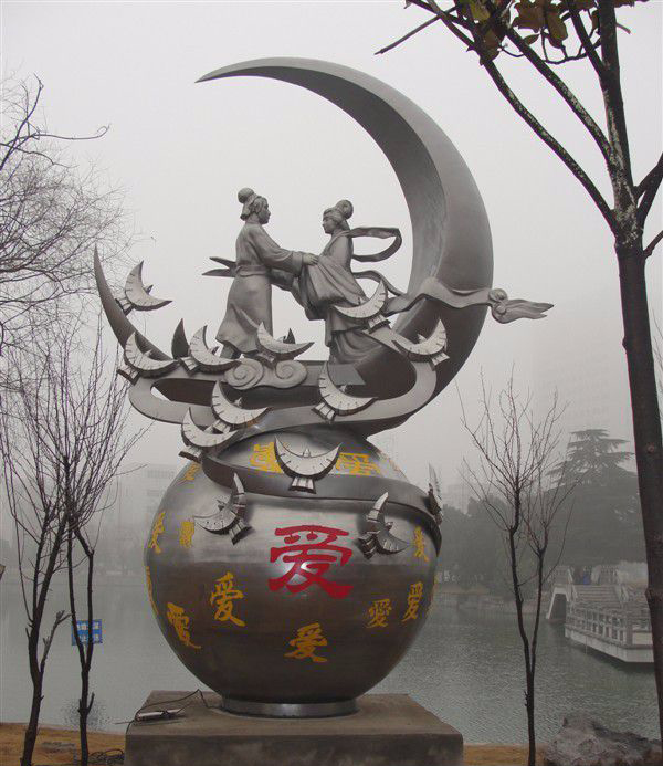 公园不锈钢牛郎织女雕塑图片
