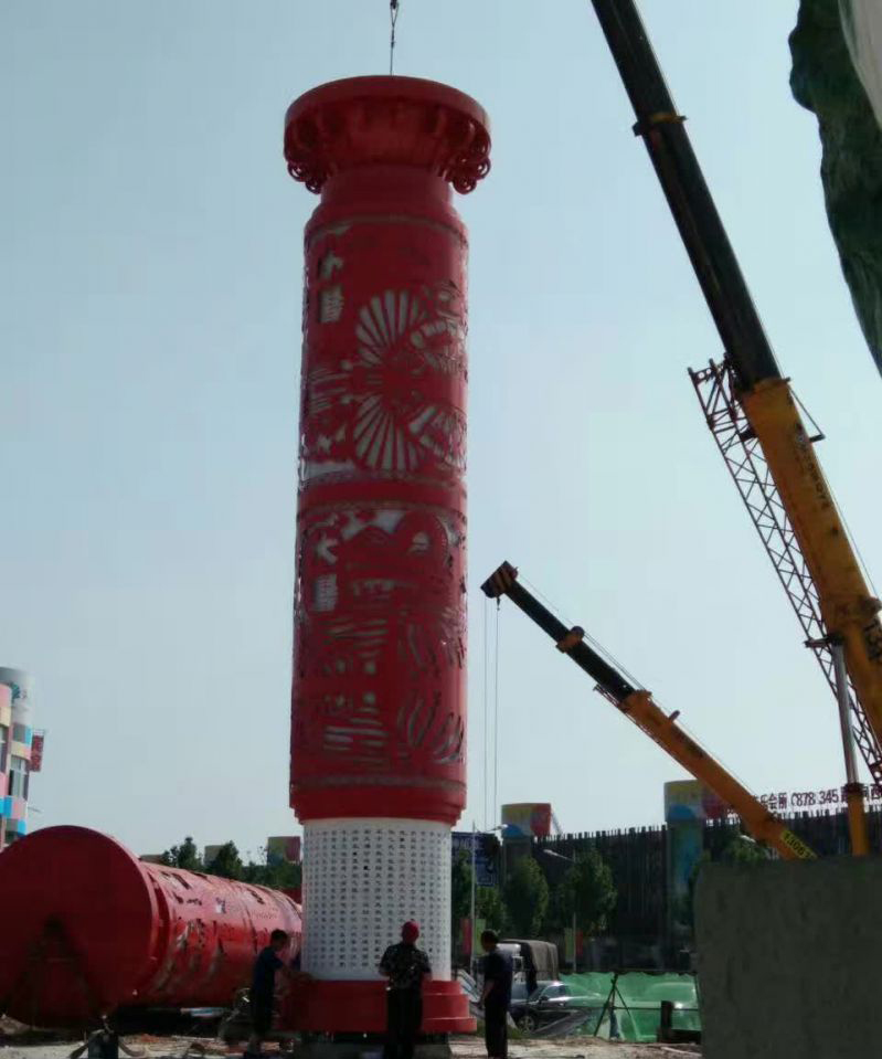 不锈钢公园镂空灯饰雕塑图片