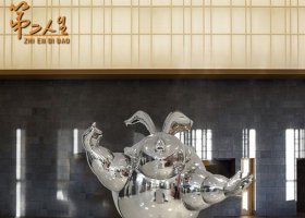 不锈钢镜面抽象雕塑