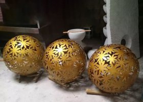 不锈钢镂空球雕塑