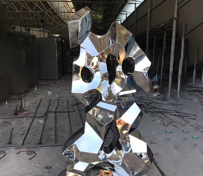 广场不锈钢太湖石雕塑图片