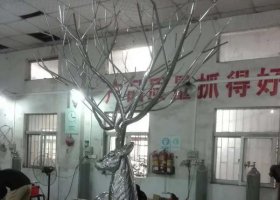 不锈钢抽象叉角鹿雕塑 