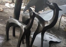 不锈钢抽象小鹿动物雕塑
