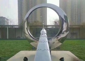 不锈钢孔雀圆环雕塑