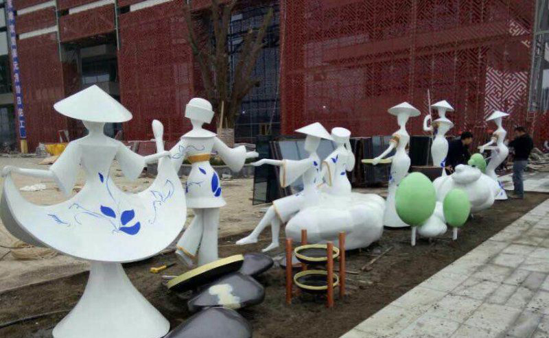 不锈钢人物雕塑图片