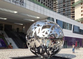 不锈钢房地产公司镂空球景观雕塑