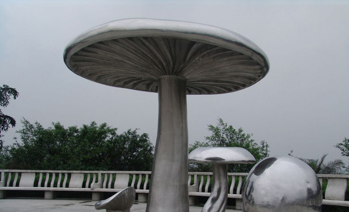 公园不锈钢仿真蘑菇凉亭雕塑图片