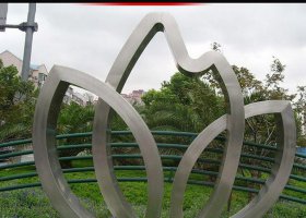 公园不锈钢树叶造型雕塑