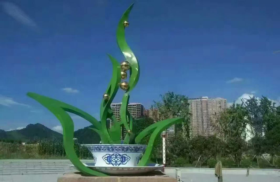 广场不锈钢水仙花雕塑图片
