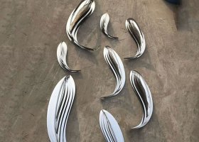 不锈钢抽象鱼群雕塑