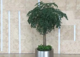 不锈钢花瓶雕塑