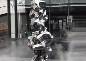 不锈钢镜面太湖石雕塑