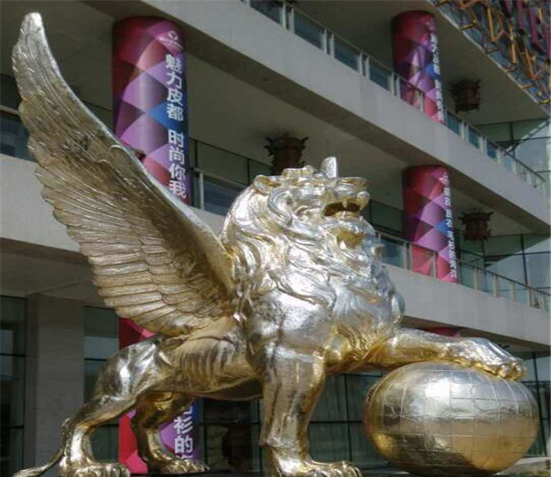 不锈钢狮子雕塑图片