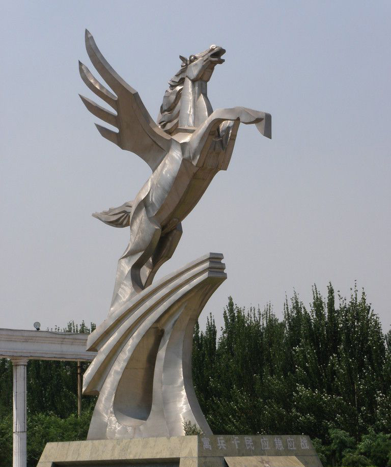广场不锈钢飞马景观雕塑图片