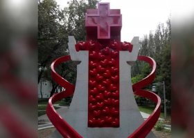 不锈钢医院爱心雕塑