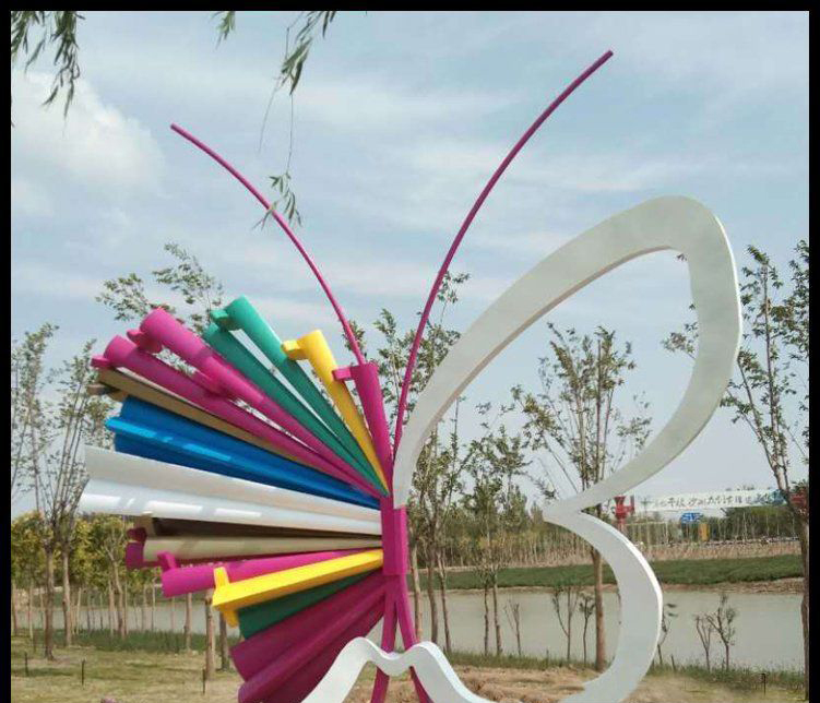 不锈钢抽象彩色蝴蝶雕塑图片