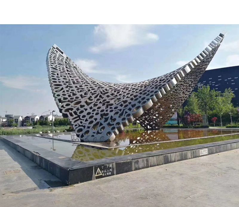不锈钢抽象镂空创意造型雕塑图片