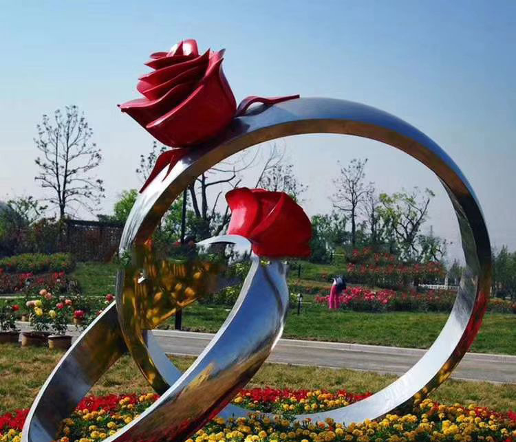 不锈钢大型婚戒雕塑广场创意景观雕塑图片