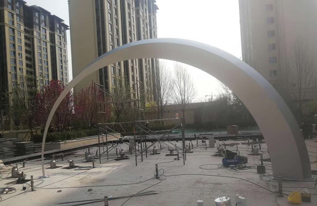 不锈钢小区拱门雕塑图片