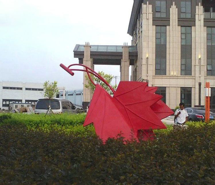 枫叶不锈钢雕塑图片
