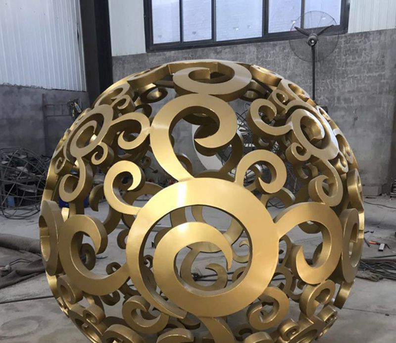 别墅镂空球不锈钢雕塑图片
