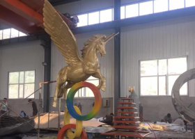 不锈钢飞马踩圆圈雕塑
