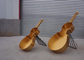 不锈钢小提琴雕塑 