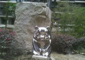 不锈钢户外熊猫雕塑