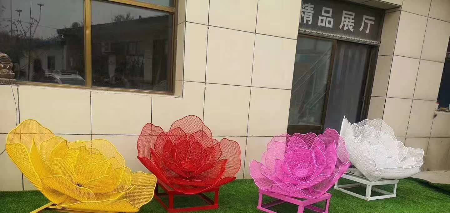 不锈钢镂空花朵雕塑图片