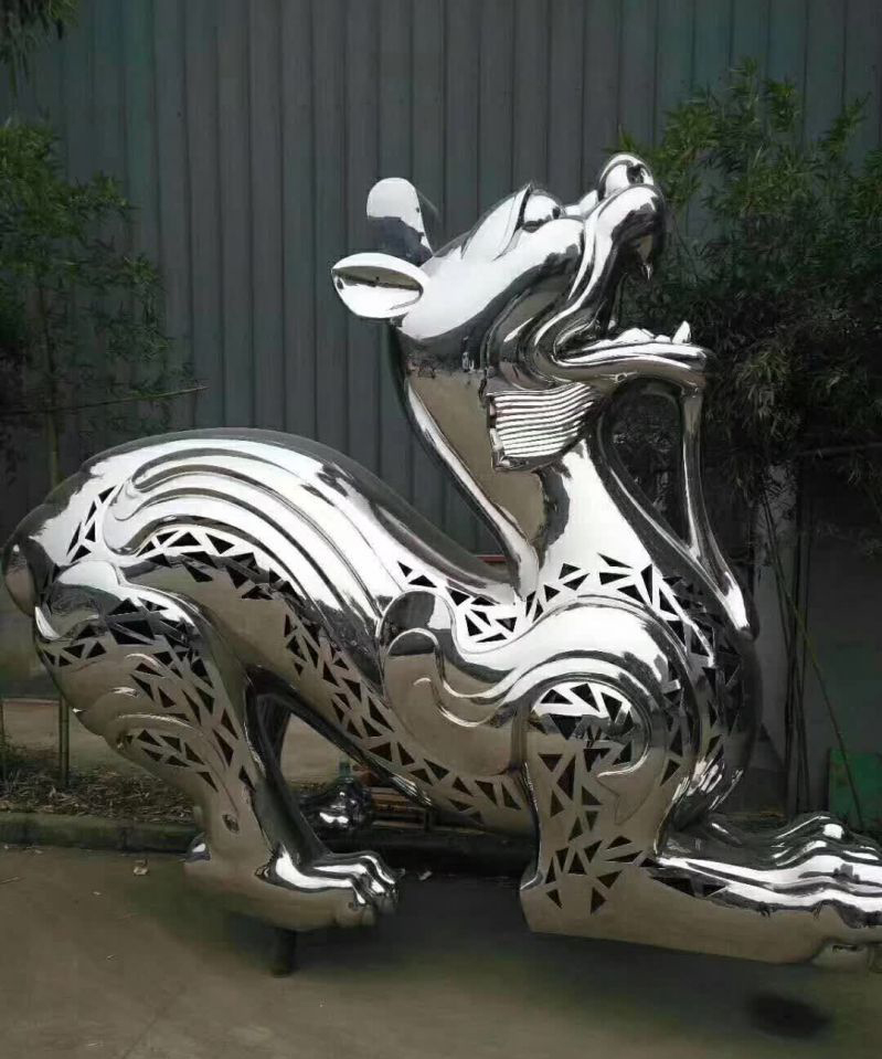 不锈钢神兽麒麟造型雕塑图片
